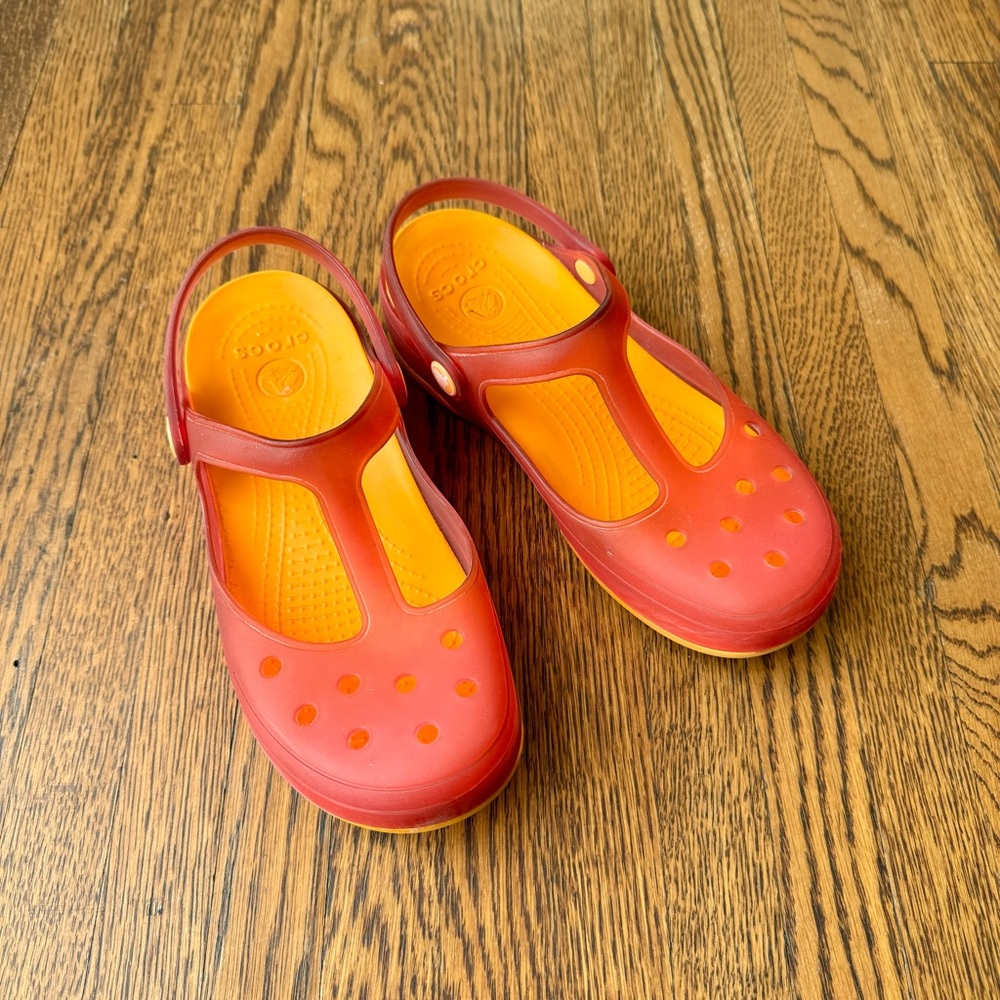 crocs women's carlie mary jane